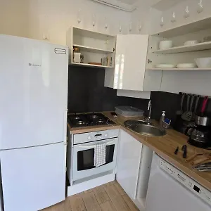 2 Spacious Bedrooms Near Riquier Station! Nice